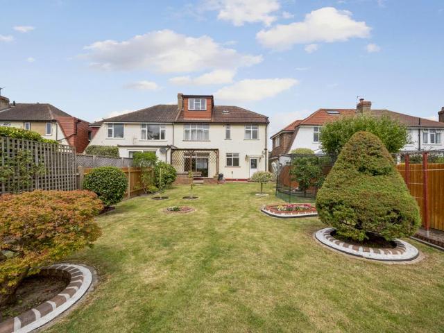 House for sale in Berrylands, Greater London