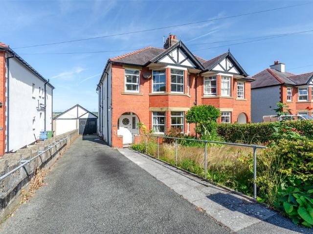 House for sale in Caernarfon