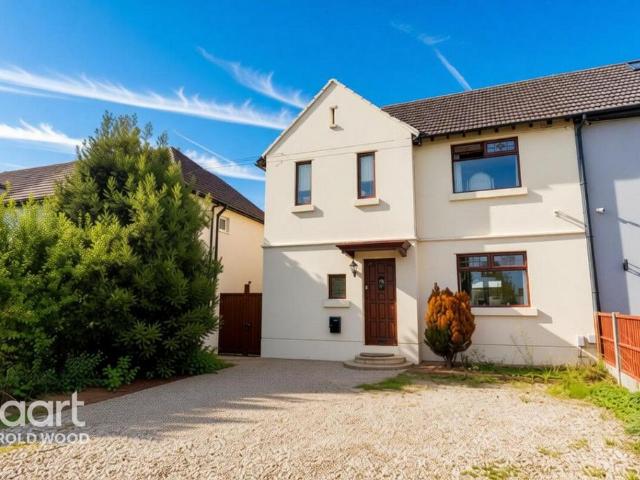 House for sale in London Borough of Havering, Greater London