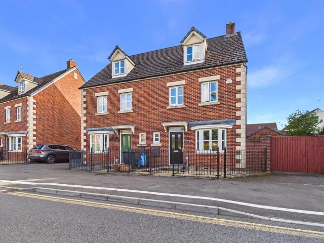 House for sale in Gloucester, Gloucestershire