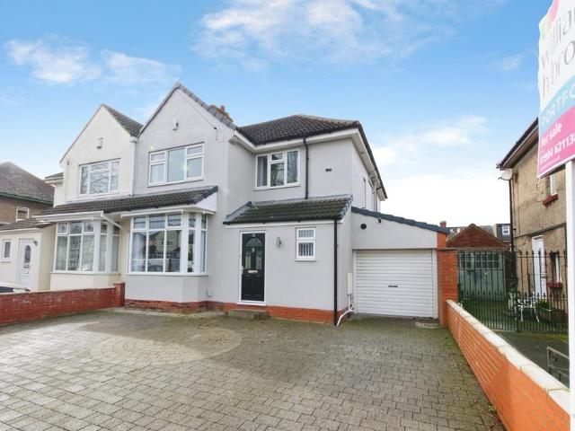 House for sale in High Field, York