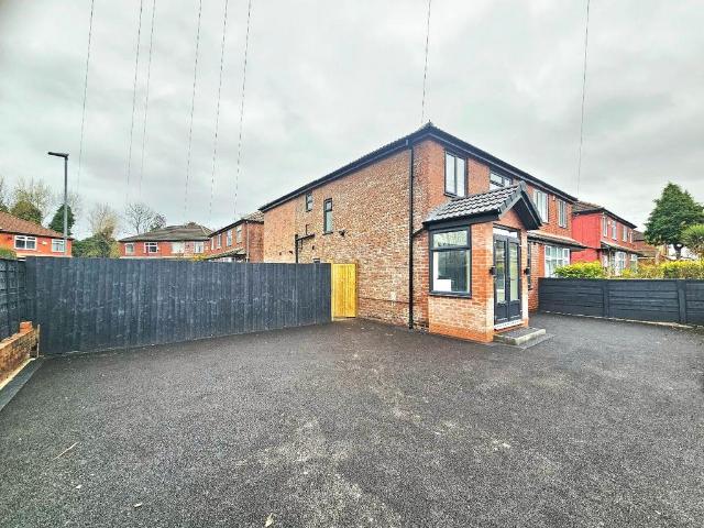 House for sale in Georgia, Greater Manchester