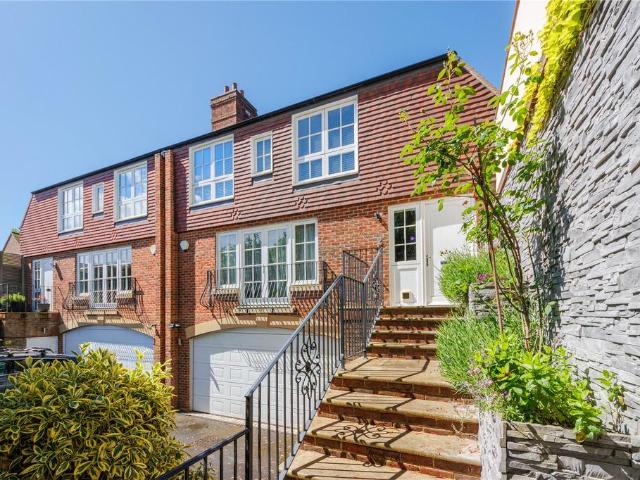 House for sale in Radlett, Hertfordshire