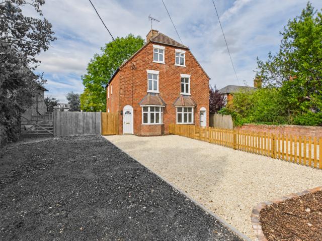 House for sale in Bierton, Buckinghamshire