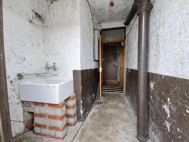 House for sale in Efailnewydd, Wales