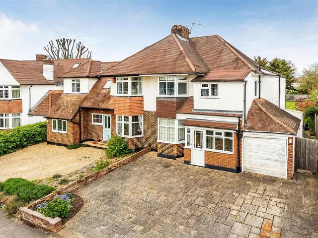 House for sale in Pachesham Park, Surrey