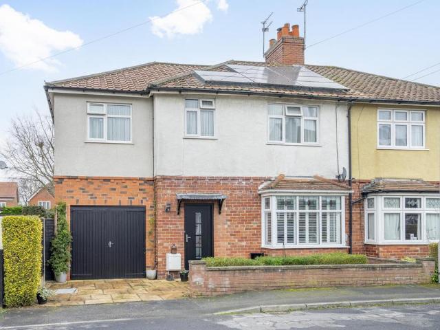 House for sale in High Field, York