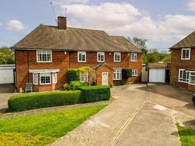 House for sale in Bedgrove, Aylesbury