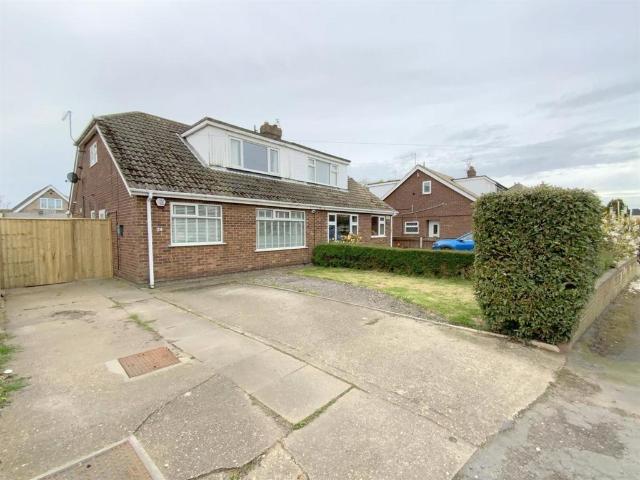 House for sale in Holton le Clay, Belleau