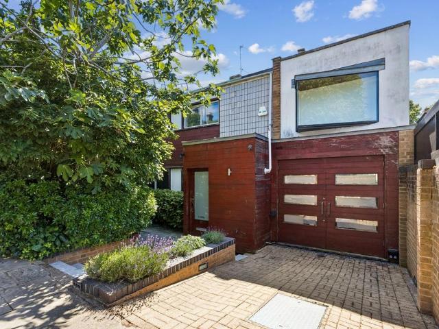 House for sale in Belsize Park, Greater London