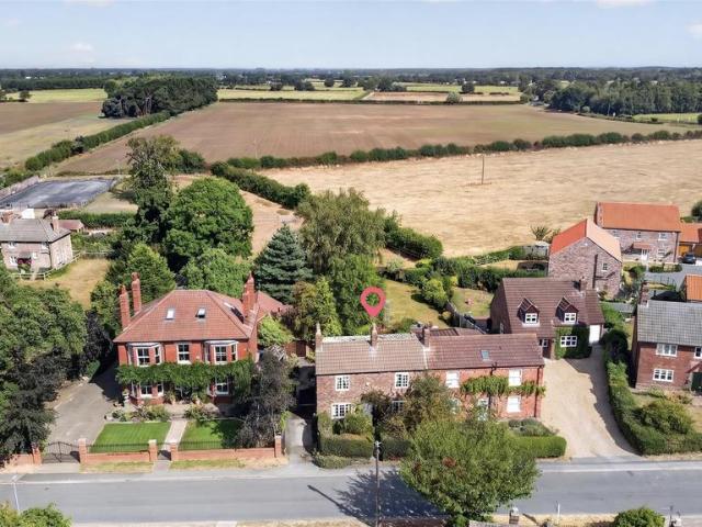 House for sale in Skipwith, North Yorkshire