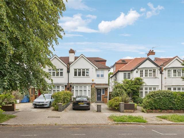 House for sale in London Borough of Hounslow, Greater London