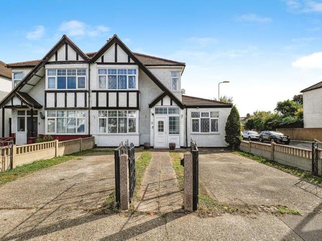 House for sale in Hornchurch, Greater London
