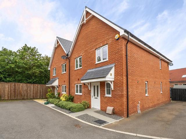 House for sale in Chipping Hill, Essex