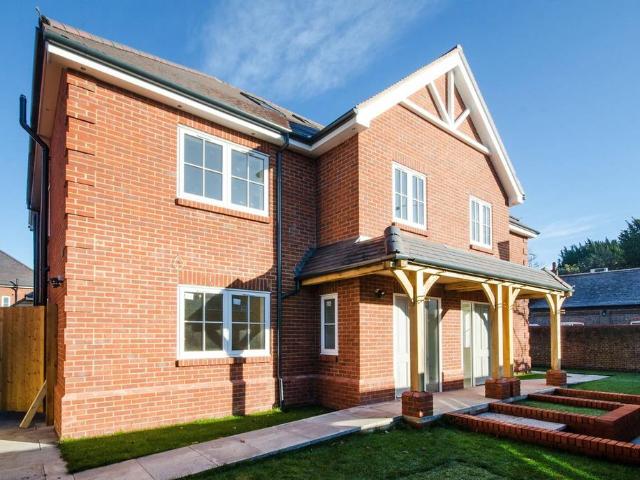 House for sale in Ickenham, Greater London