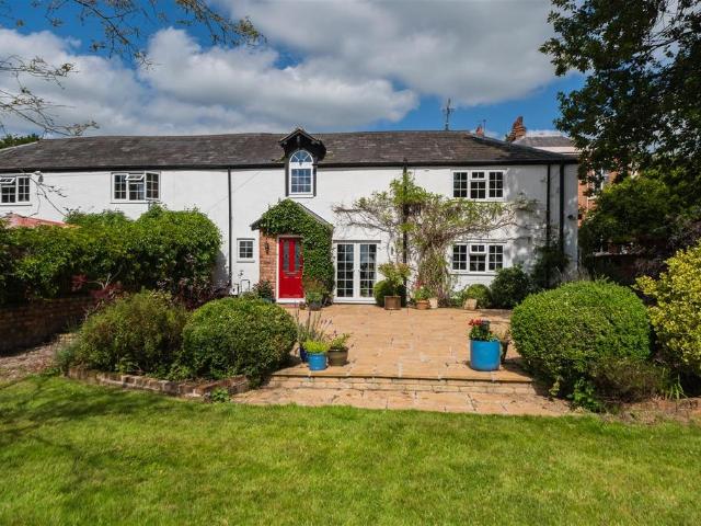House for sale in Tattenhall, Cheshire