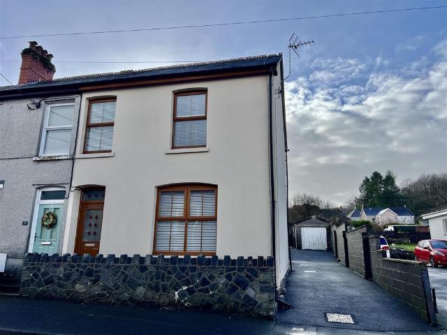 House for sale in Cwmamman, Garnant