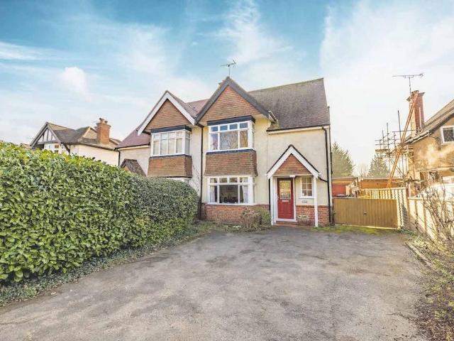 House for sale in Maidenhead, Bray Wick