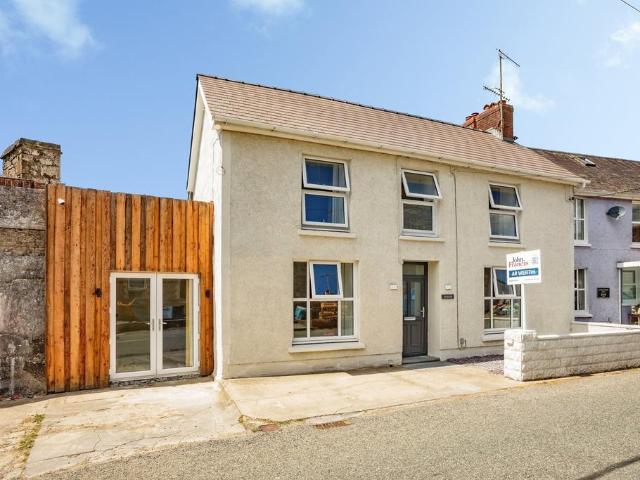 House for sale in Dre-fach, Wales