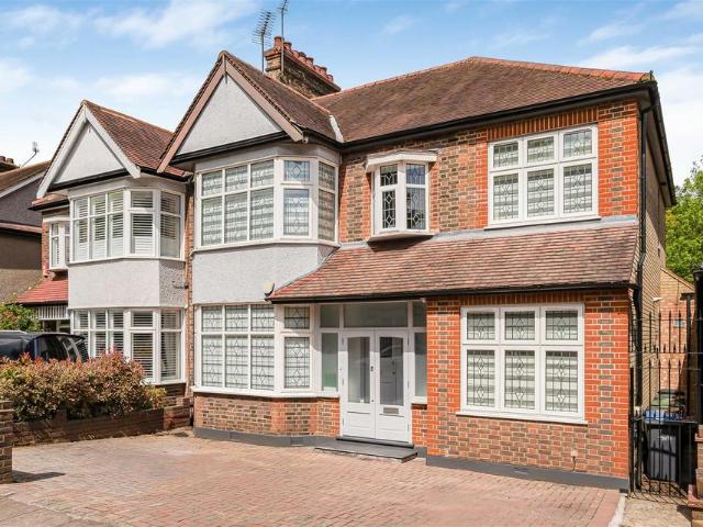 House for sale in Edmonton, Greater London