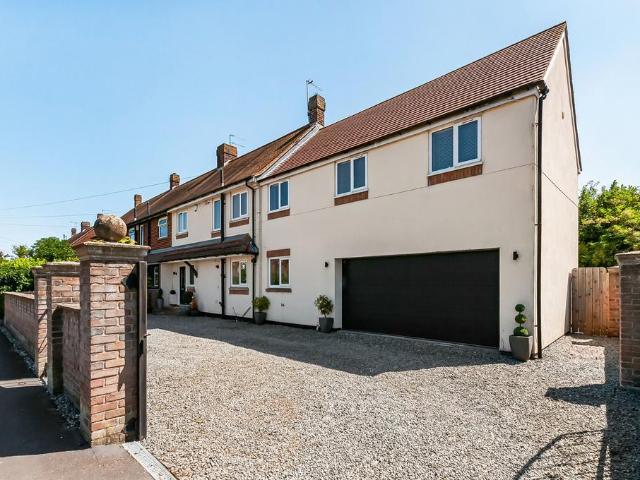 House for sale in Tickton, East Riding Of Yorkshire