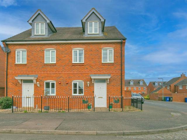 House for sale in Old Stratford, Northamptonshire