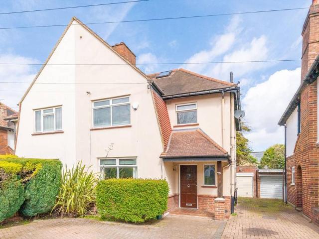 House for sale in New Malden, Greater London