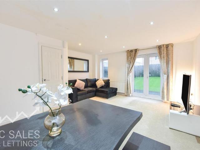 House for sale in Waverley Cottages, Sheffield