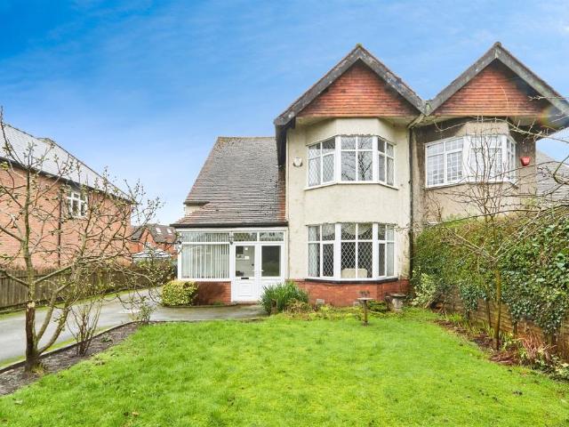 House for sale in Roundhay, West Yorkshire