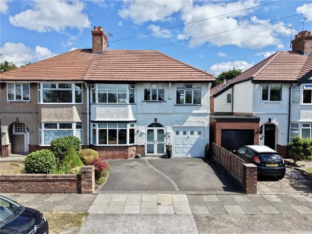 House for sale in Thornton Hough, Wirral