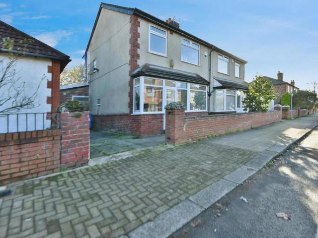 House for sale in Gorse Hill, Trafford Park