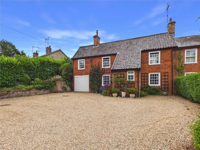 House for sale in Chelmondiston