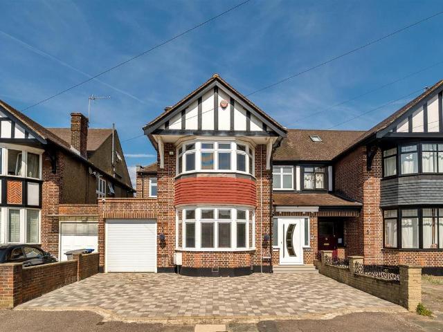 House for sale in Brondesbury, Greater London