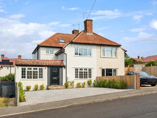 House for sale in Green Street Green, Greater London