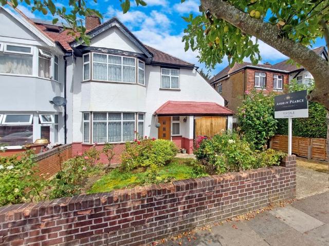 House for sale in Lane, Greater London