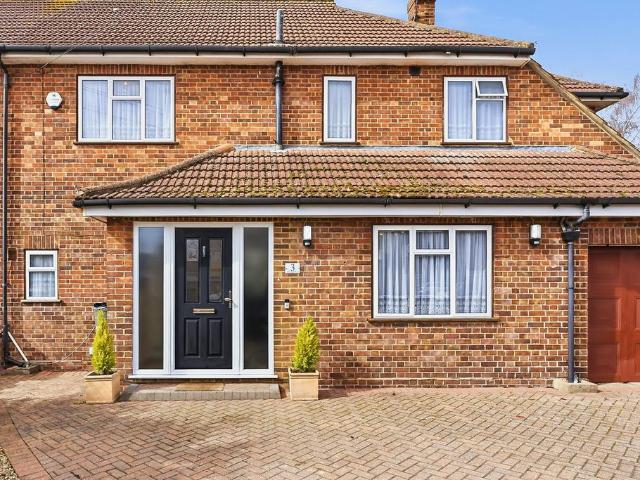 House for sale in London Borough of Hounslow, Hanworth