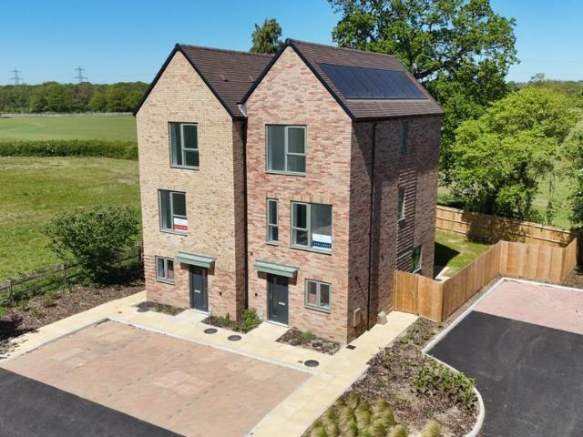 House for sale in Abbotsford, Perryfields