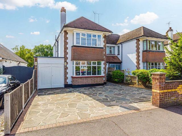 House for sale in Alton Barnes, Essex