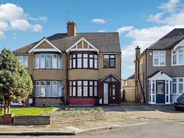 House for sale in Harrow Weald, Greater London