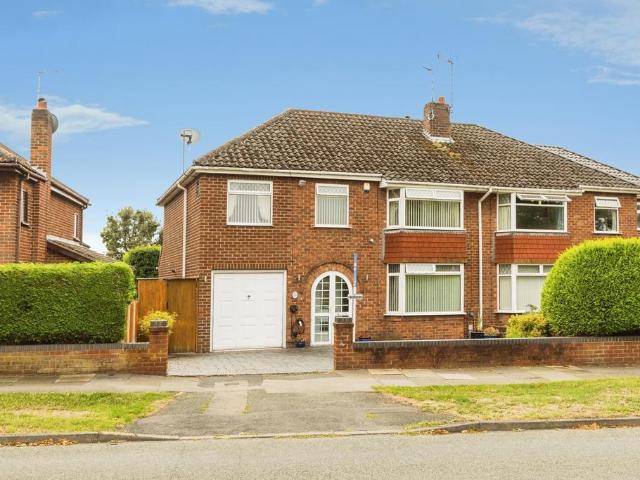 House for sale in Hoole, Chester