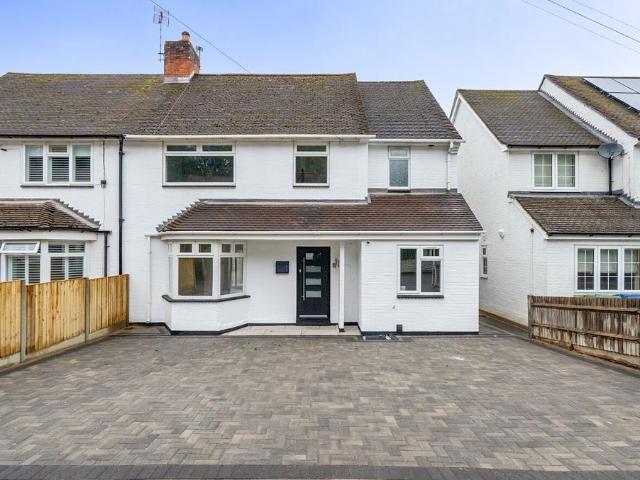 House for sale in Buckler's Park, Crowthorne