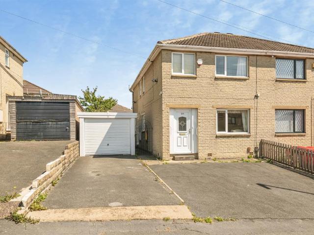 House for sale in Huddersfield, West Yorkshire