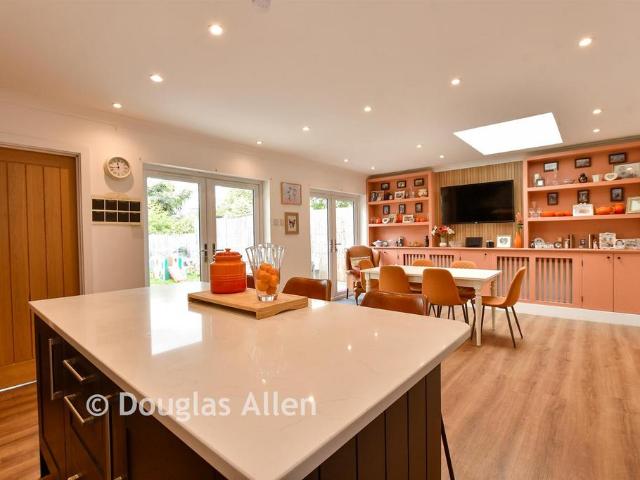 House for sale in Laindon, Essex