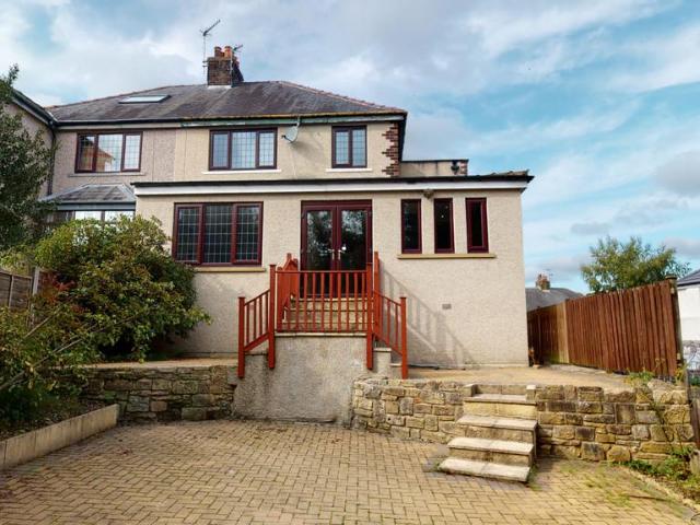 House for sale in Frizinghall, West Yorkshire
