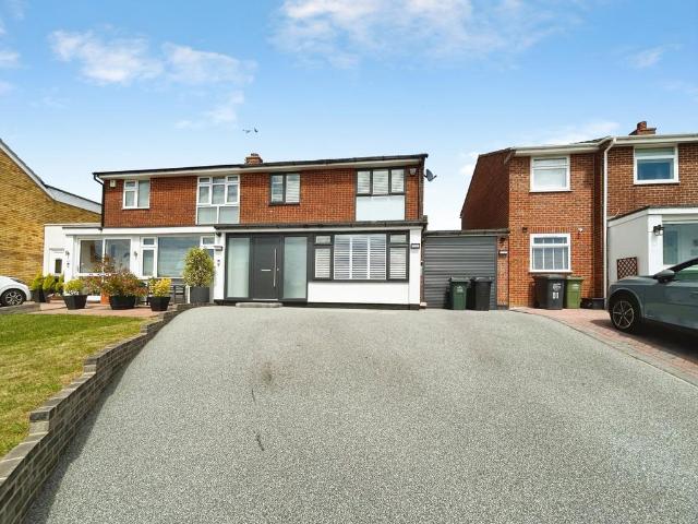 House for sale in Longfield and New Barn, Monks Orchard
