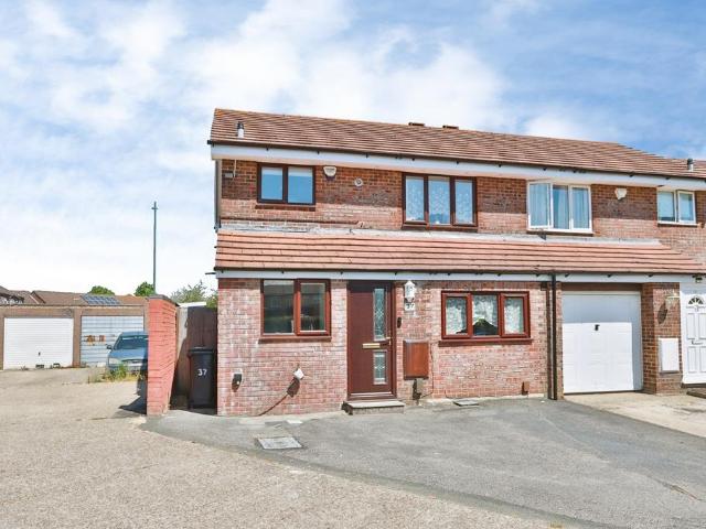 House for sale in Throop, Bournemouth