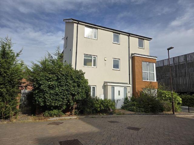 House for sale in Denbigh East, Milton Keynes