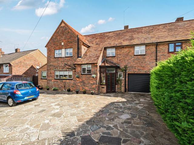 House for sale in Leesons, Greater London