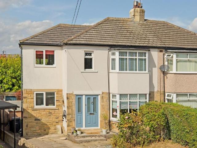 House for sale in Tranmere Park, Guiseley