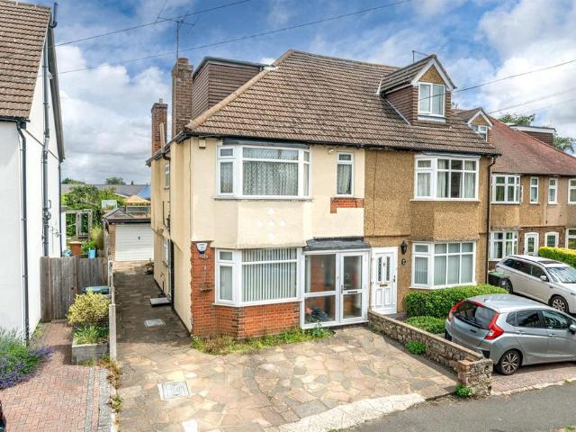 House for sale in Batchworth, Hertfordshire